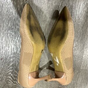 Pointed Knit Mid-Heel Pumps in Nude